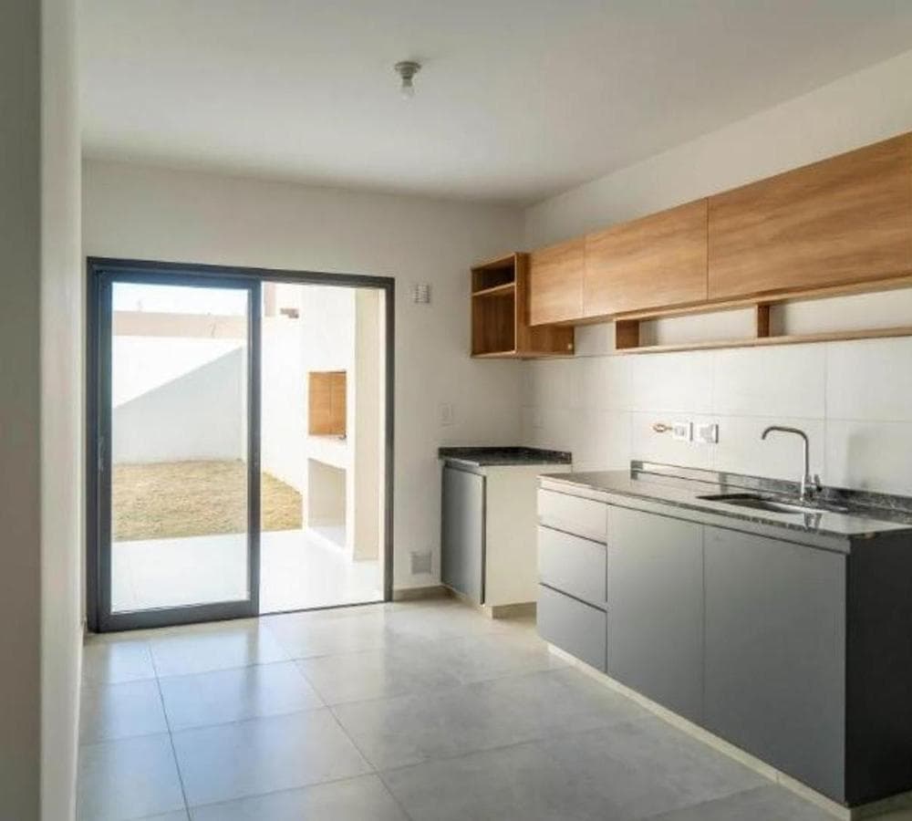 DOCTA AVENIDA DUPLEX, PHASE 5, BLOCK 94, LOT 25