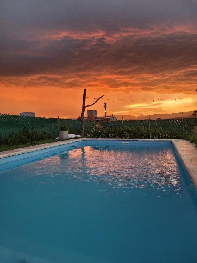 Excellent HOUSE for SALE: 3 bedrooms, 3 bathrooms, pool, barbecue area