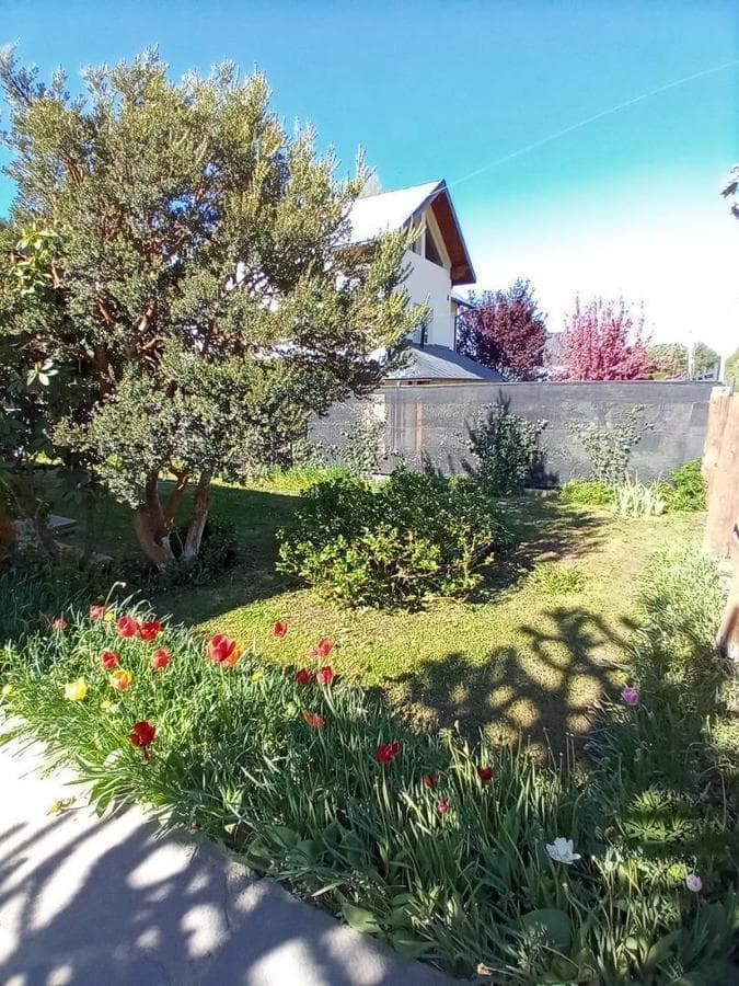 3-bedroom house with a spacious garage
