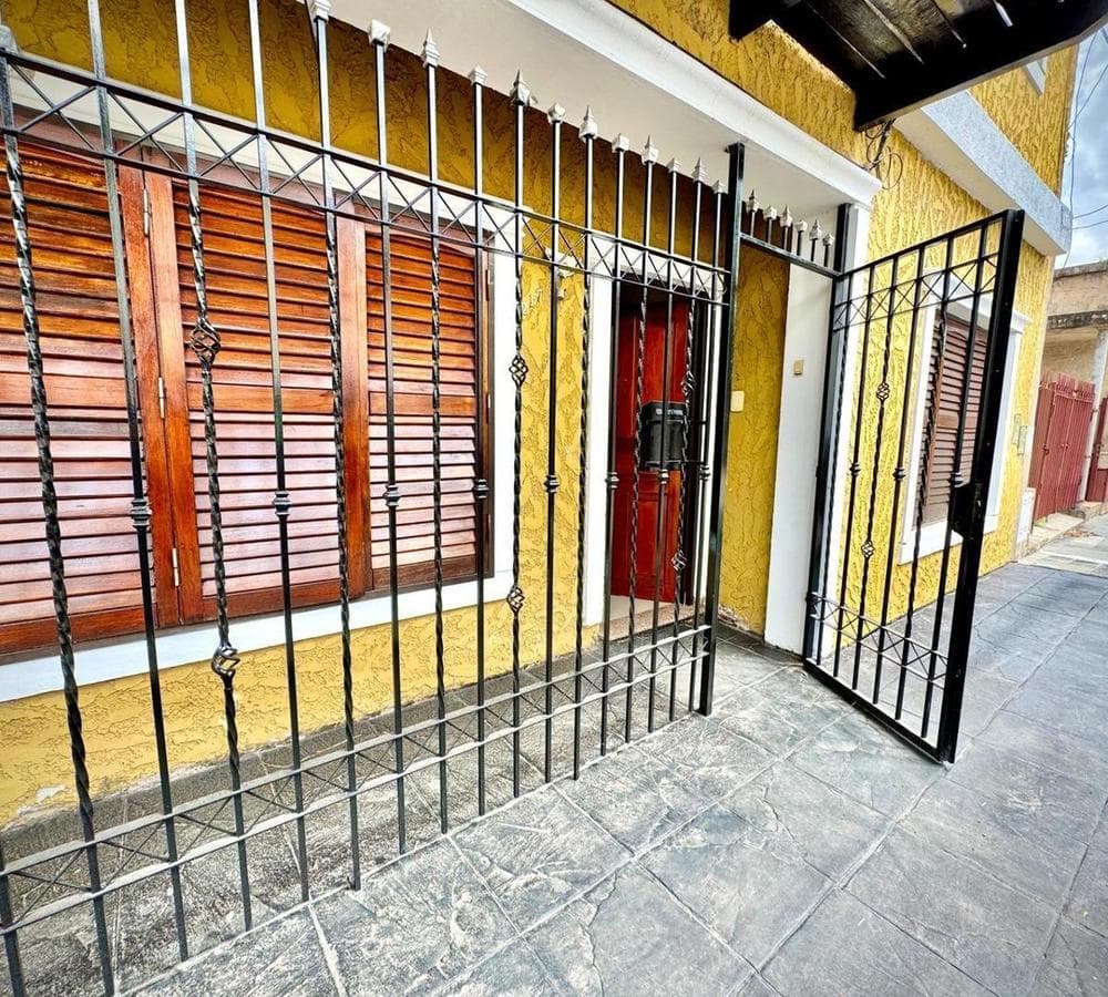 MORTGAGE ELIGIBLE: 5-bedroom house for sale in Alta, Cba, 2 stories