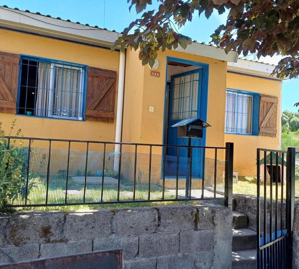 House for Sale: 400 Homes