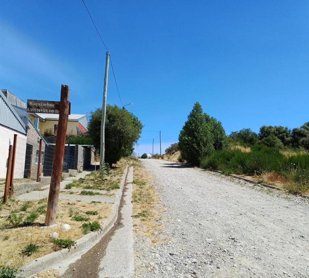House for Sale: 400 Homes