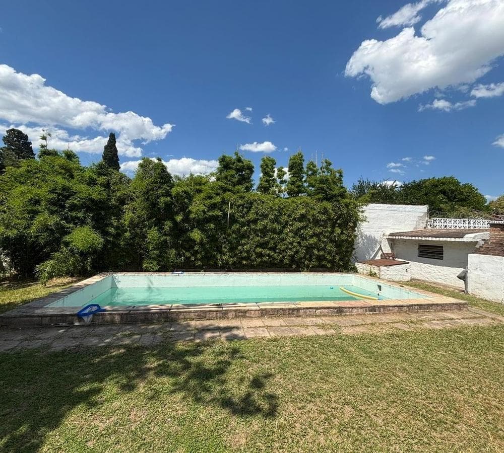 HOUSE FOR SALE IN THE GRANJA DE FUNES NEIGHBORHOOD