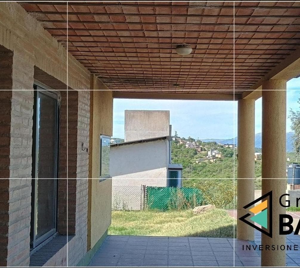 HOUSE IN VILLA DEL LAGO