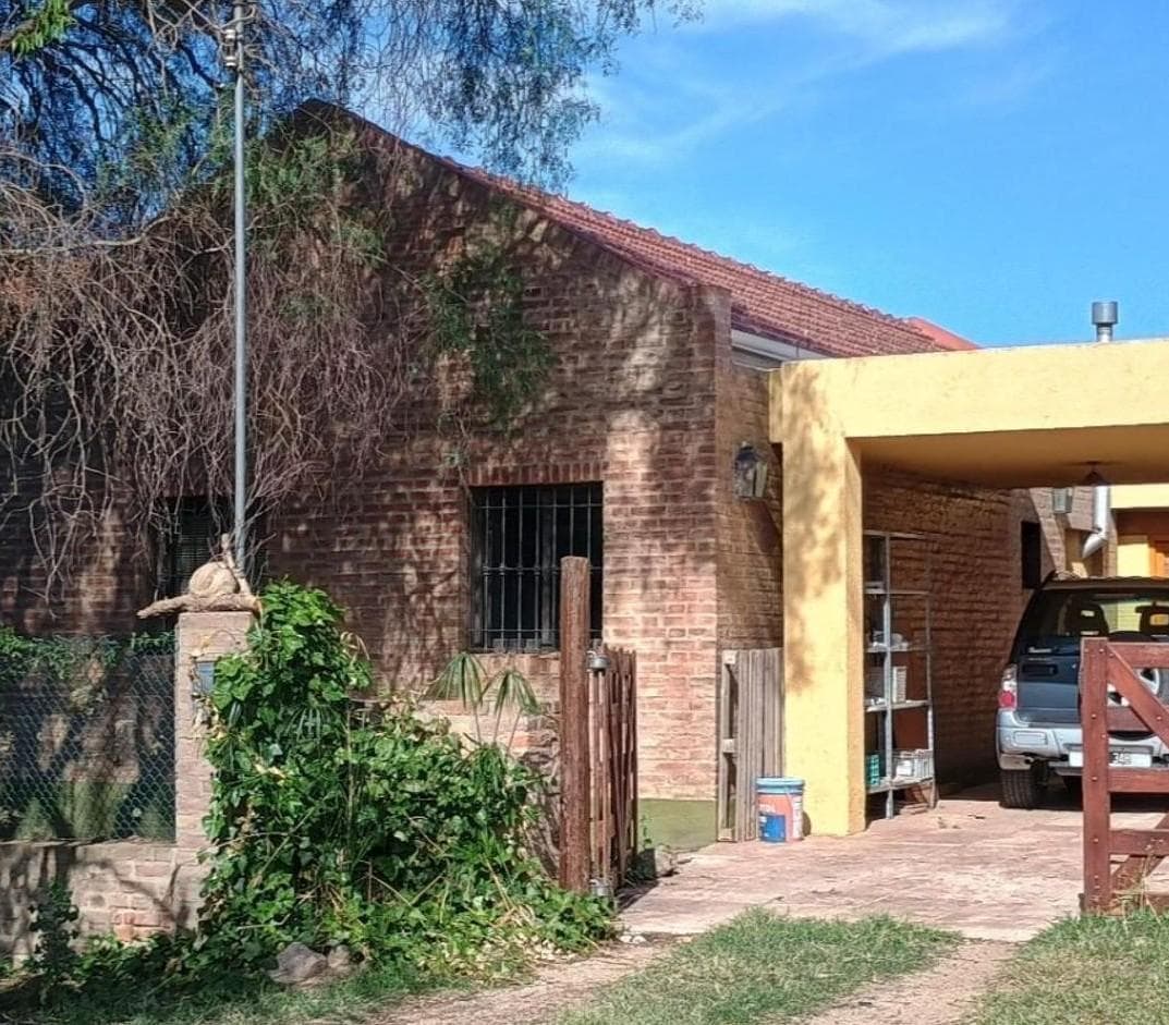 HOUSE IN VILLA DEL LAGO