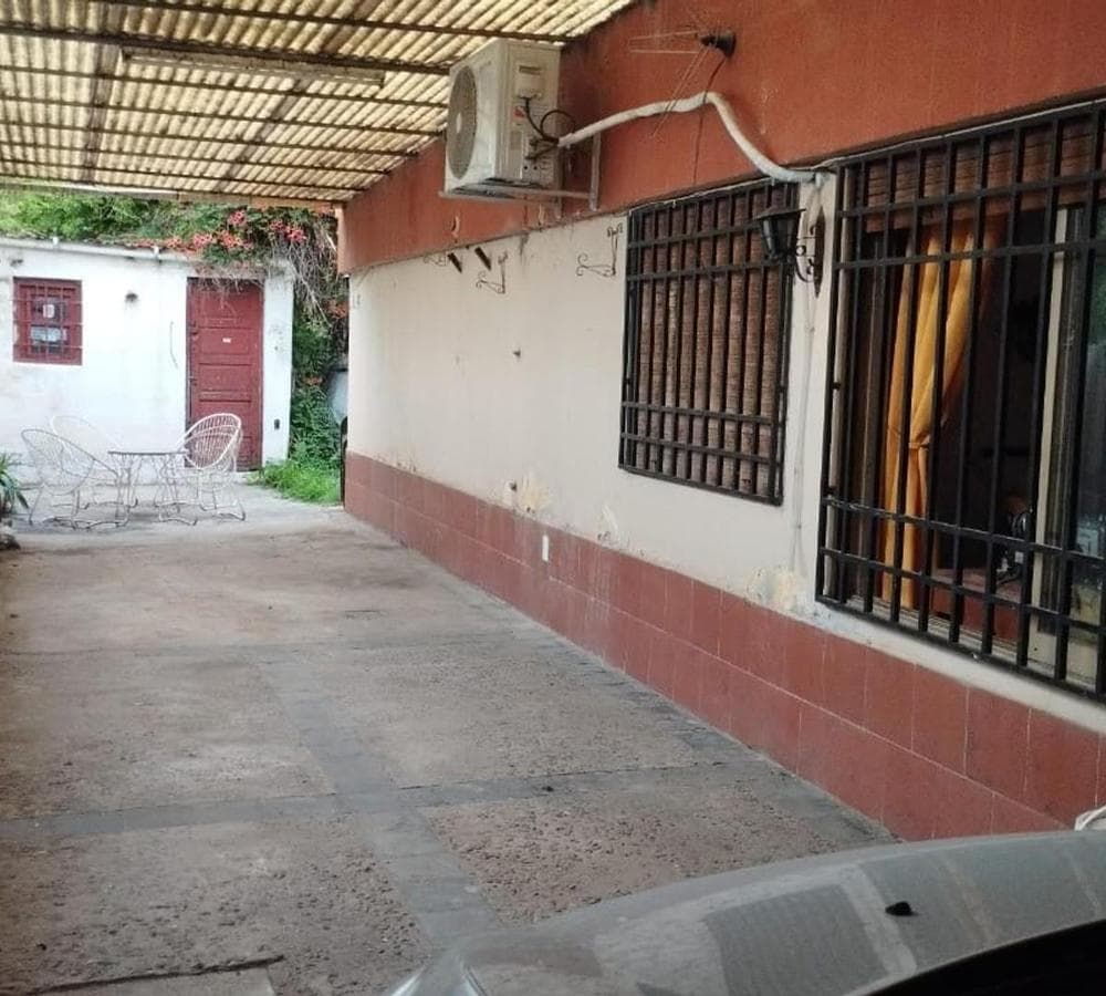 HOUSE FOR SALE IN ALTO ALBERDI WITH TWO APARTMENTS