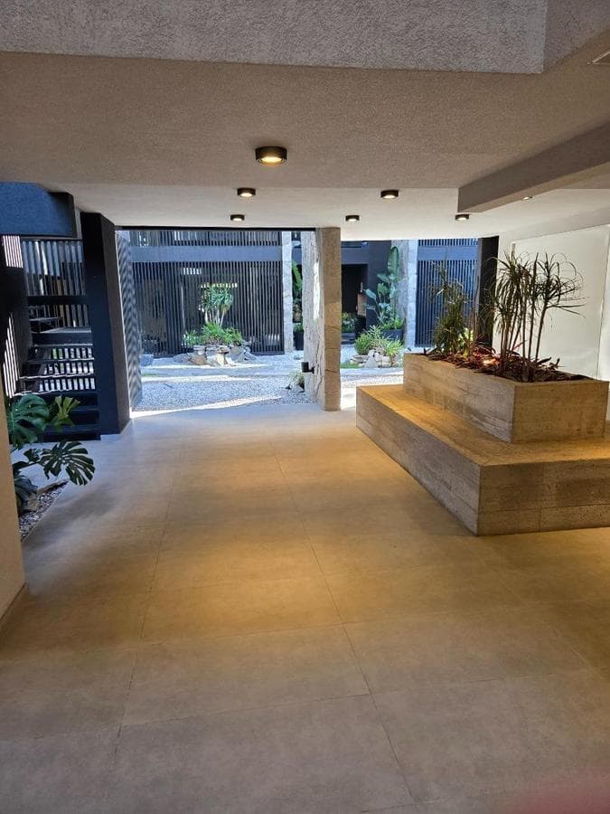 2-BEDROOM APARTMENT WITH GARAGE IN THE JARDIN NEIGHBORHOOD