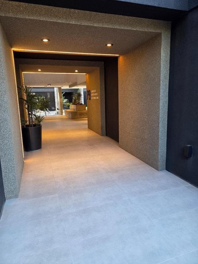 1-BEDROOM APARTMENT IN THE JARDIN NEIGHBORHOOD