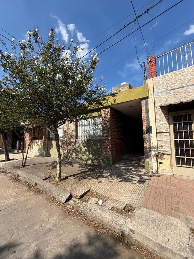 MORTGAGE-ELIGIBLE, 2-bedroom apartment, Yapeyu neighborhood.