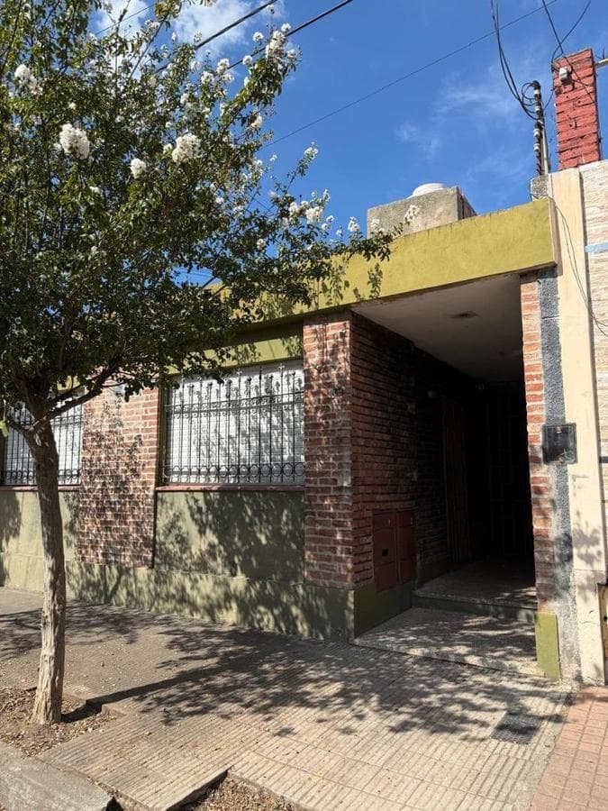 MORTGAGE-ELIGIBLE, 2-bedroom apartment, Yapeyu neighborhood.