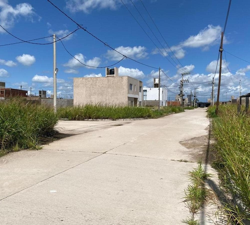 2-BEDROOM DUPLEX FOR SALE IN THE SMATA III NEIGHBORHOOD