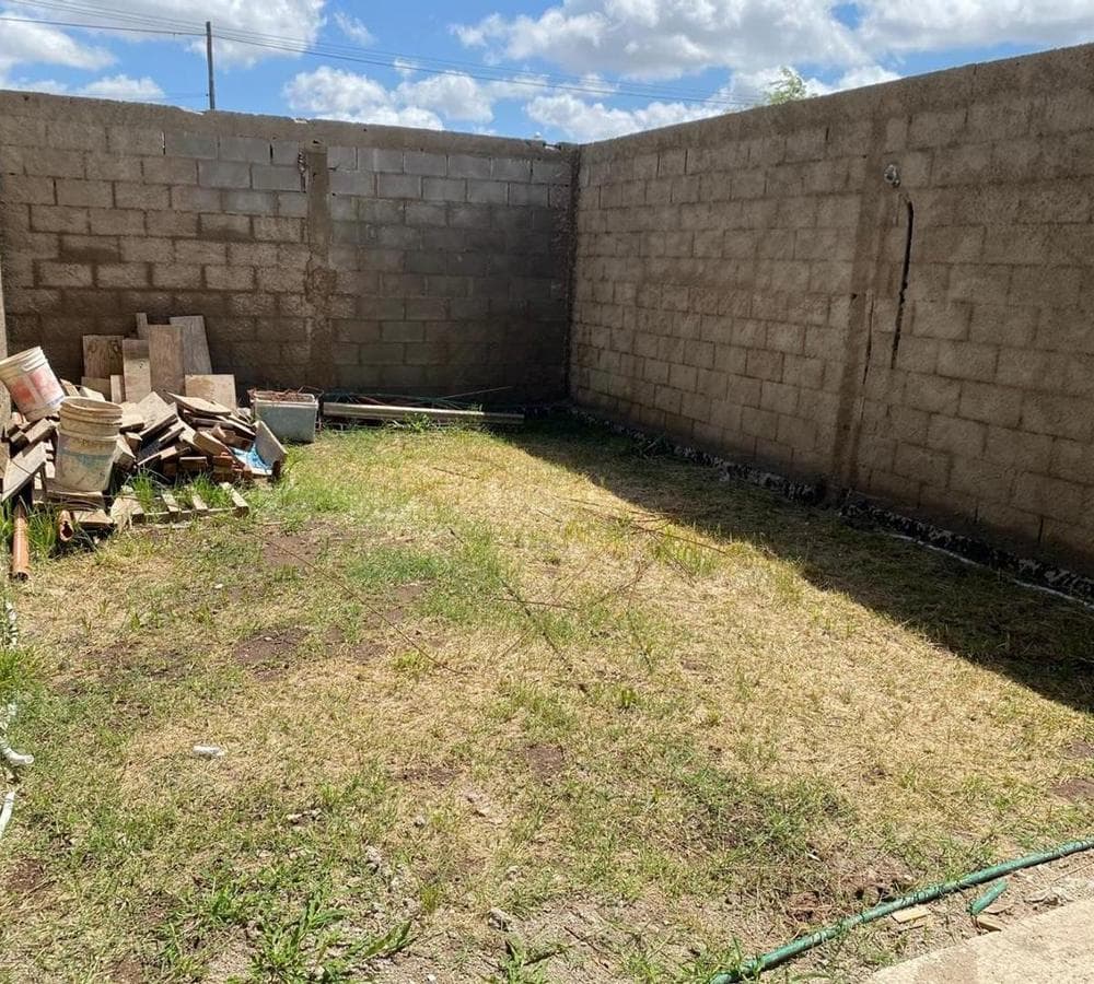 2-BEDROOM DUPLEX FOR SALE IN THE SMATA III NEIGHBORHOOD
