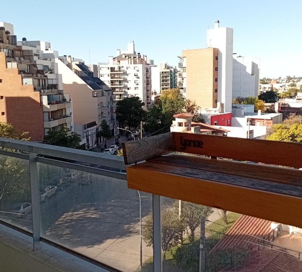 1-BEDROOM APARTMENT WITH BALCONY FOR SALE IN THE GENERAL PAZ NEIGHBORHOOD