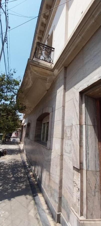 House for sale Av. Revolución de Mayo 1524