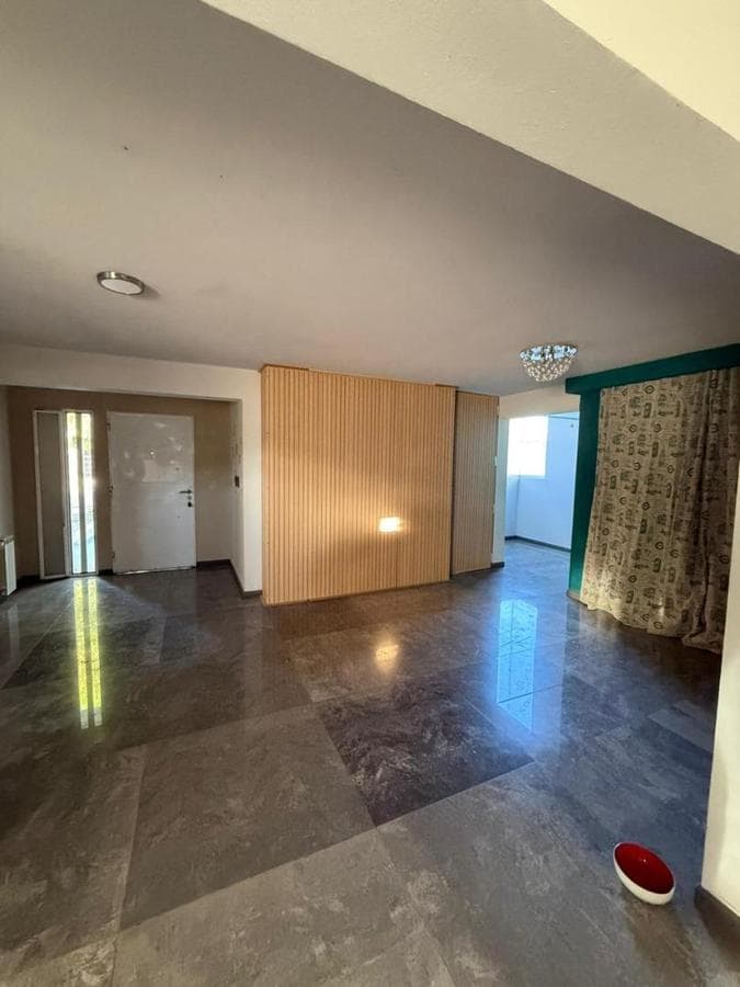 HOUSE FOR SALE—TOP-QUALITY CONSTRUCTION AND MATERIALS