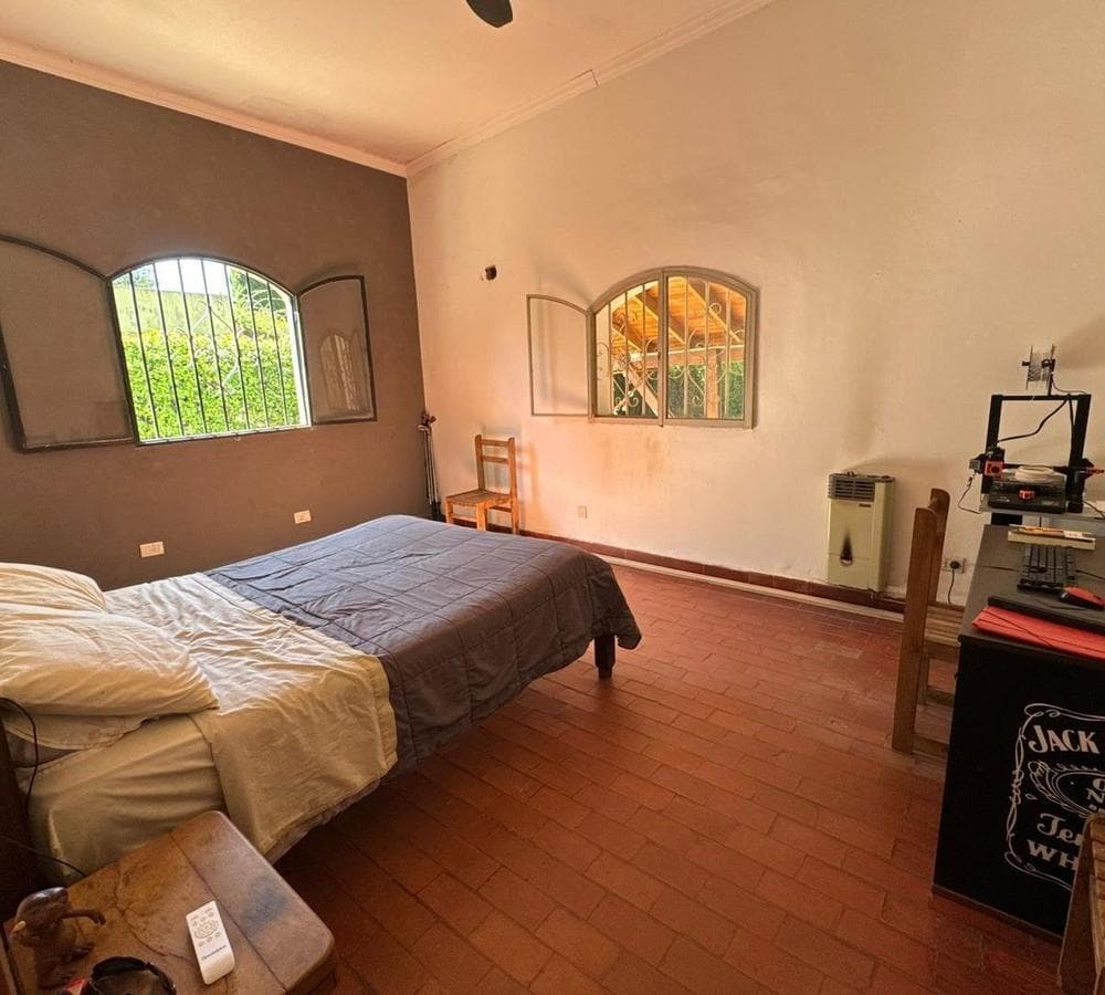IMPRESSIVE MANSION + COMMERCIAL SPACE + WAREHOUSE - VILLA ALLENDE