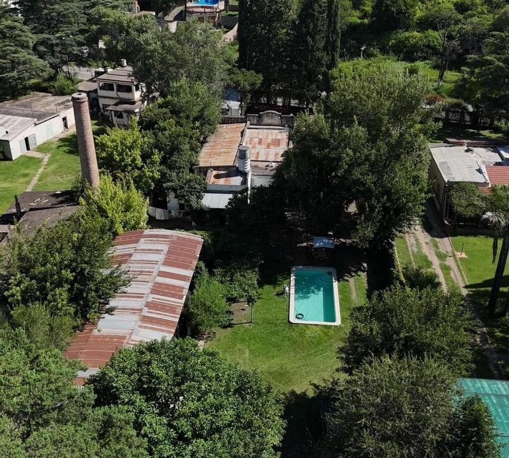 IMPRESSIVE MANSION + COMMERCIAL SPACE + WAREHOUSE - VILLA ALLENDE