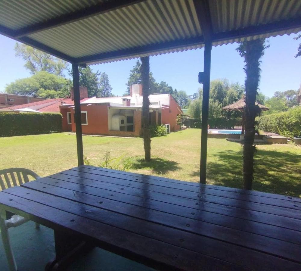 FOR SALE: 3-bedroom house with a pool in VALLE DE ANISACATE