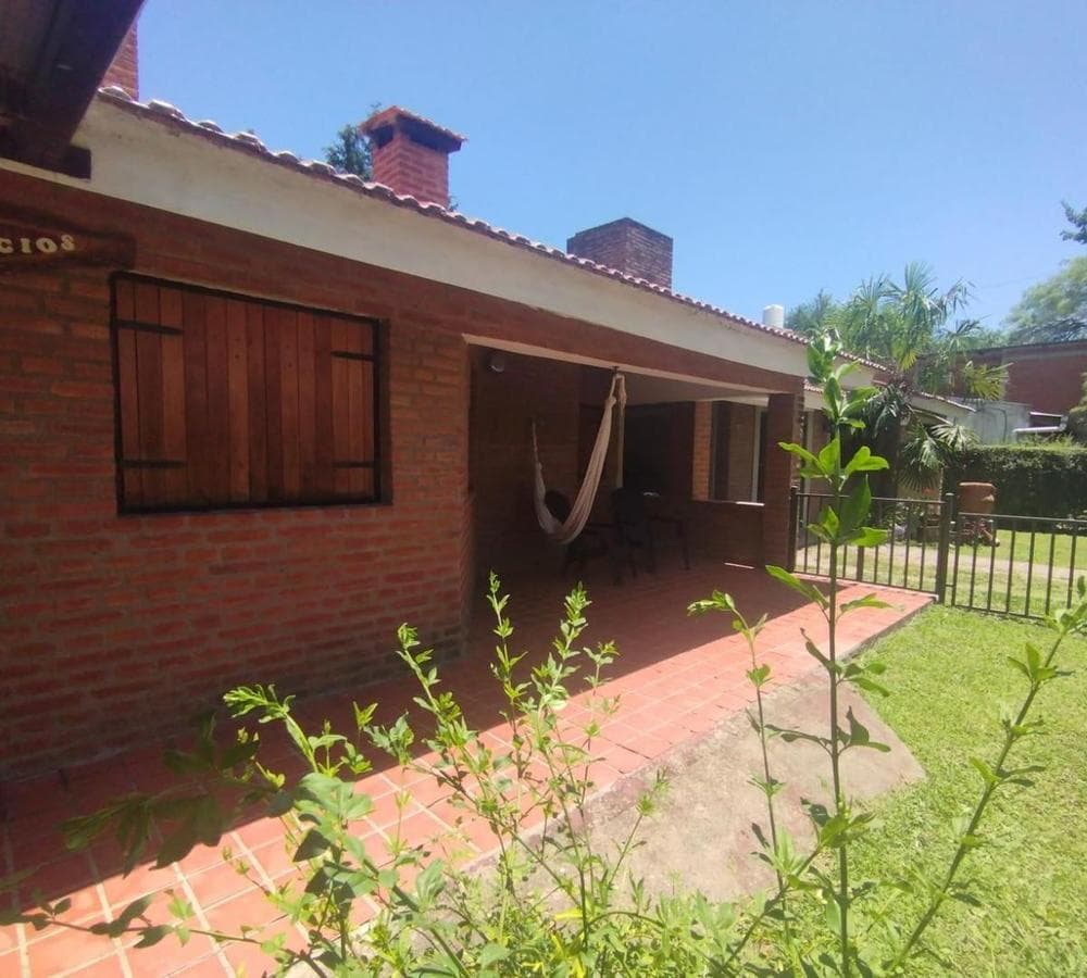 FOR SALE: 3-bedroom house with a pool in VALLE DE ANISACATE