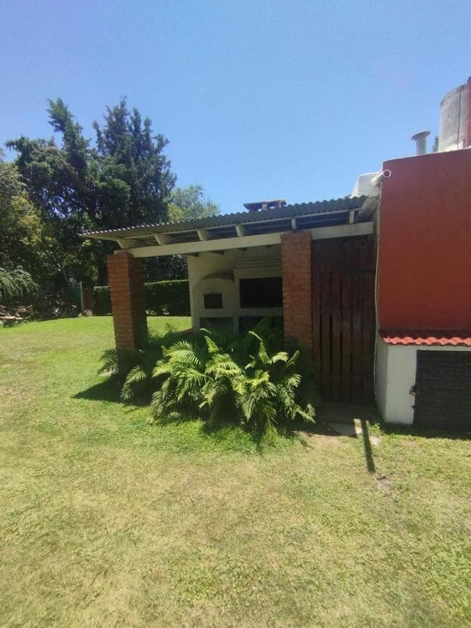 FOR SALE: 3-bedroom house with a pool in VALLE DE ANISACATE