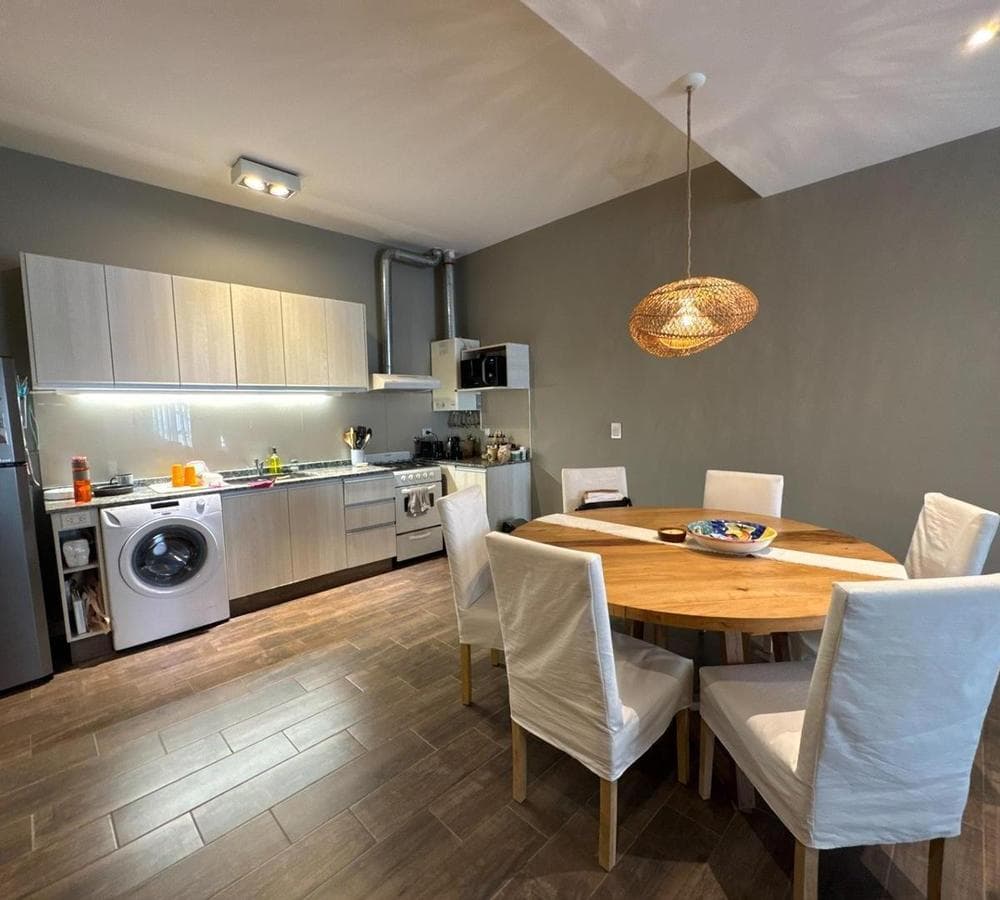 APARTMENT | 1 BEDROOM | CONDOMINIUM COMPLEX 1 | ARGUELLO NEIGHBORHOOD