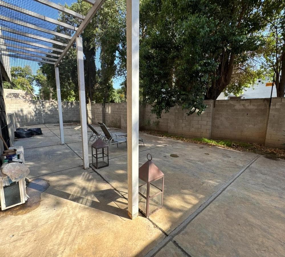 APARTMENT | 1 BEDROOM | CONDOMINIUM COMPLEX 1 | ARGUELLO NEIGHBORHOOD