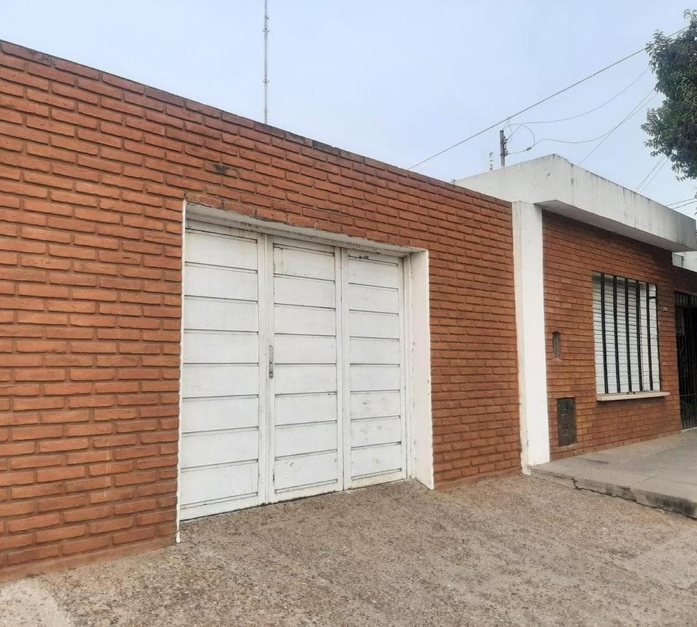 WAREHOUSE WITH A HOUSE AND APARTMENT