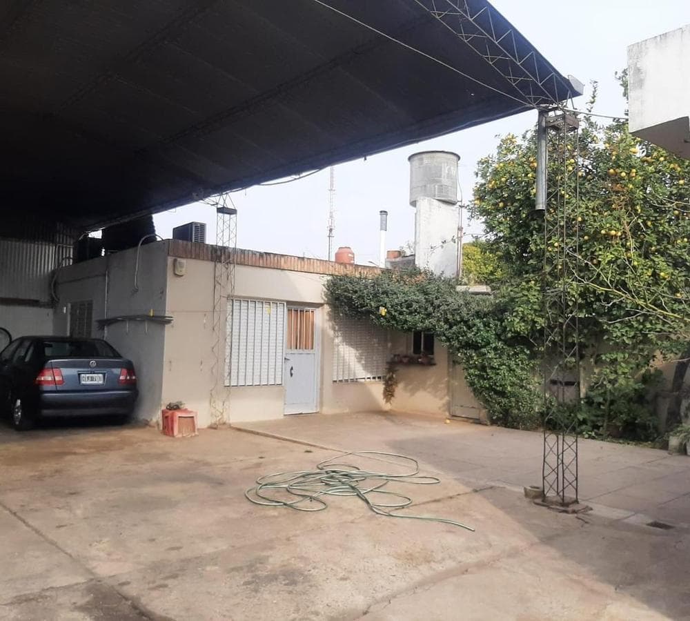 WAREHOUSE WITH A HOUSE AND APARTMENT