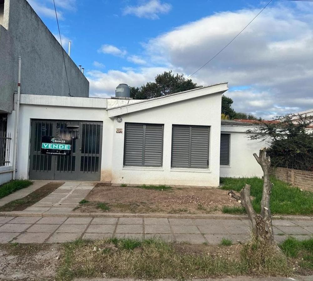 HOUSE FOR SALE NEAR ROUTE 20, TWO BEDROOMS