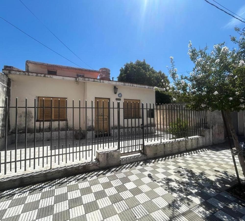 3-BEDROOM HOUSE FOR SALE AT HÉCTOR PANIZA 2900 - RUTA 20 AREA