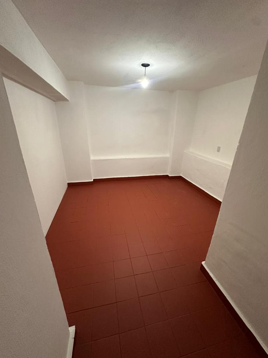 114 m² Office/Clinic on the Ground Floor with a Separate Entrance