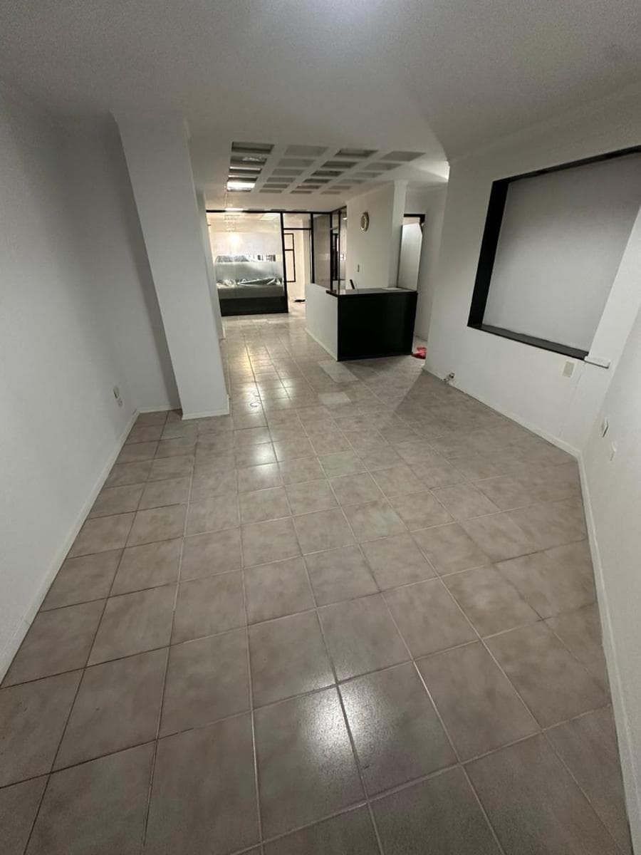 114 m² Office/Clinic on the Ground Floor with a Separate Entrance