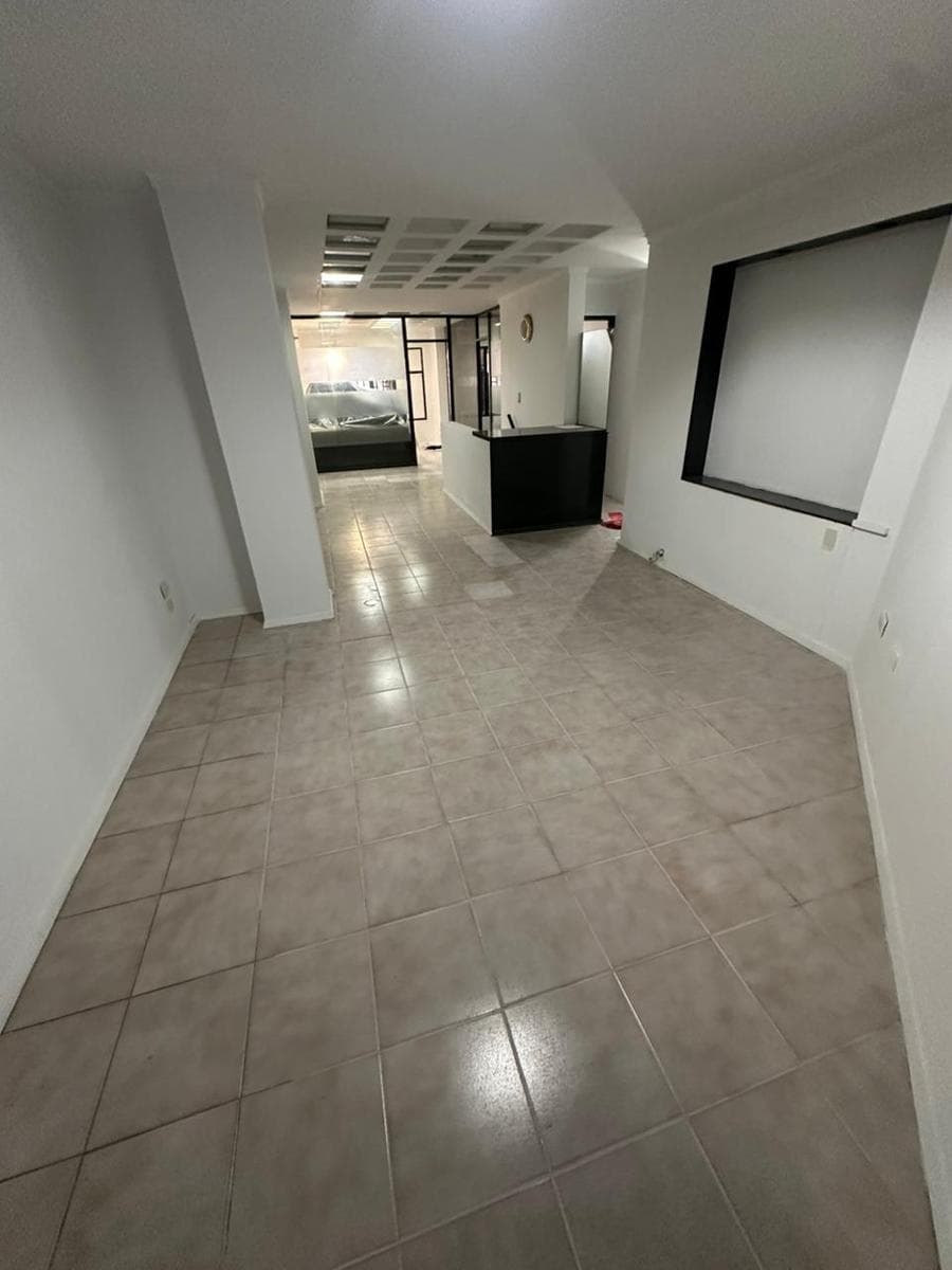 114 m² Office/Clinic on the Ground Floor with a Separate Entrance