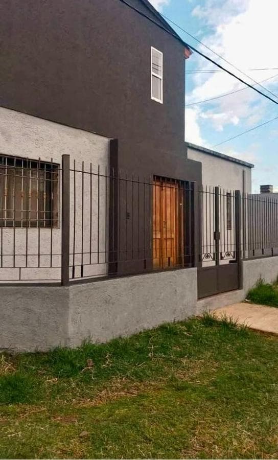 LARGE CORNER HOUSE FOR SALE – SAN PABLO NEIGHBORHOOD
