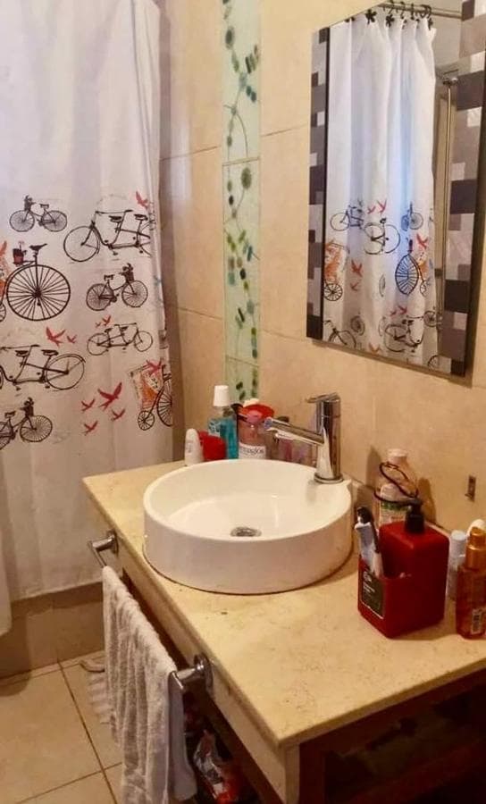 LARGE CORNER HOUSE FOR SALE – SAN PABLO NEIGHBORHOOD