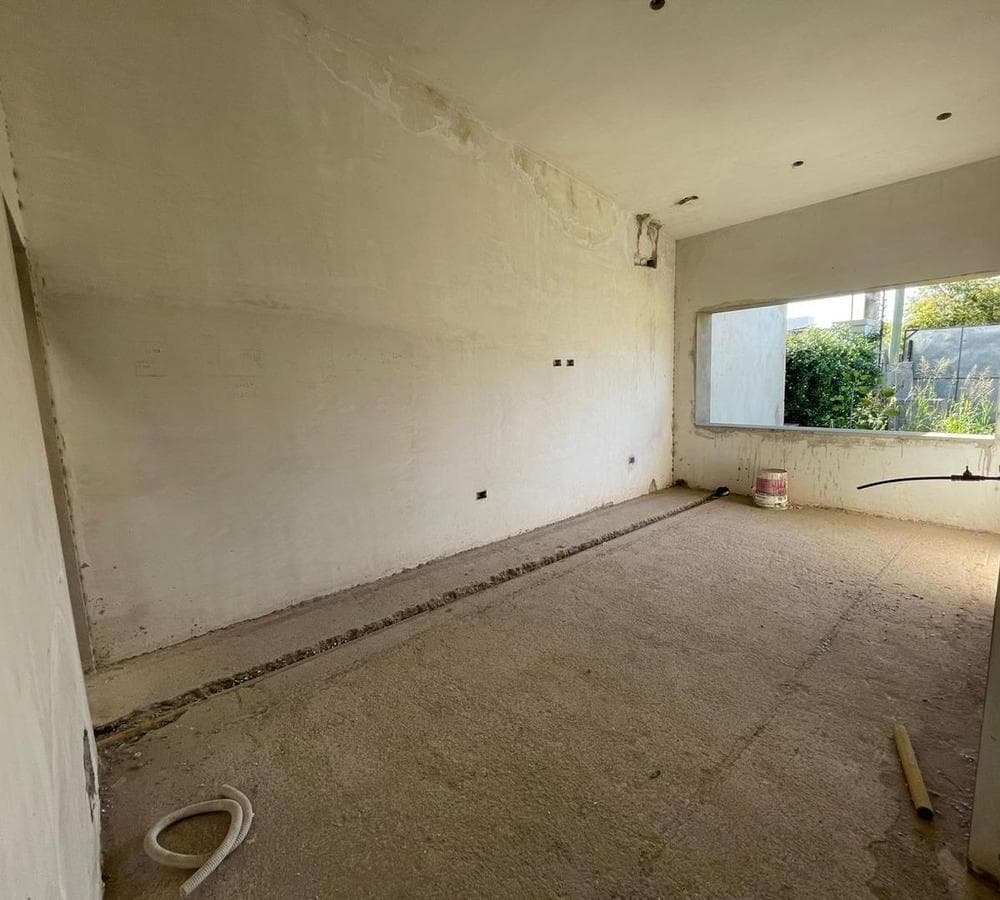 House for sale under construction, Cerro de las Rosas