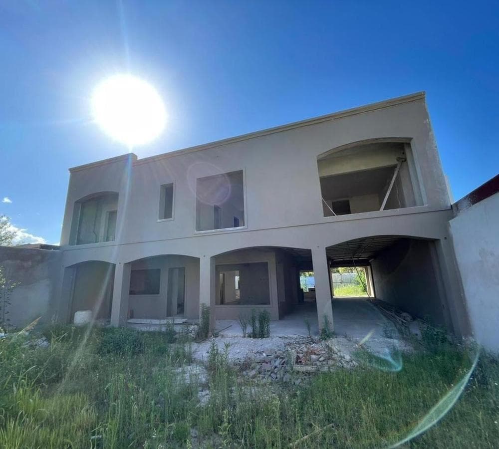 House for sale under construction, Cerro de las Rosas