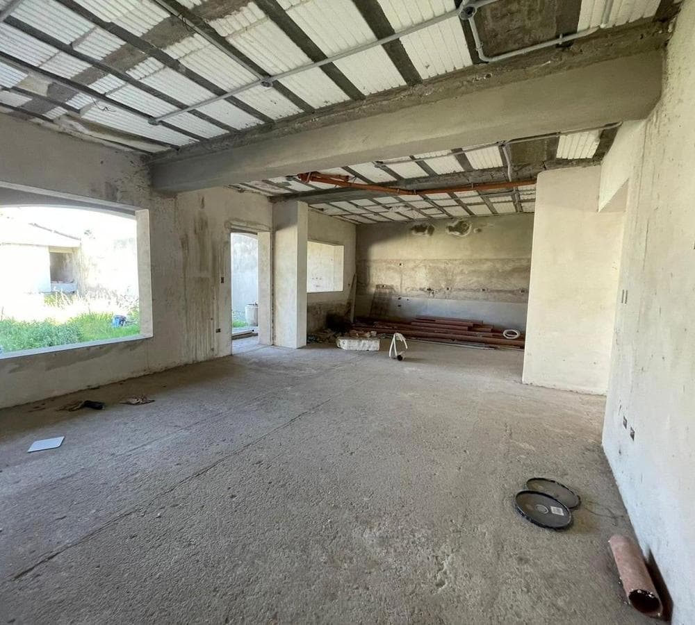 House for sale under construction, Cerro de las Rosas