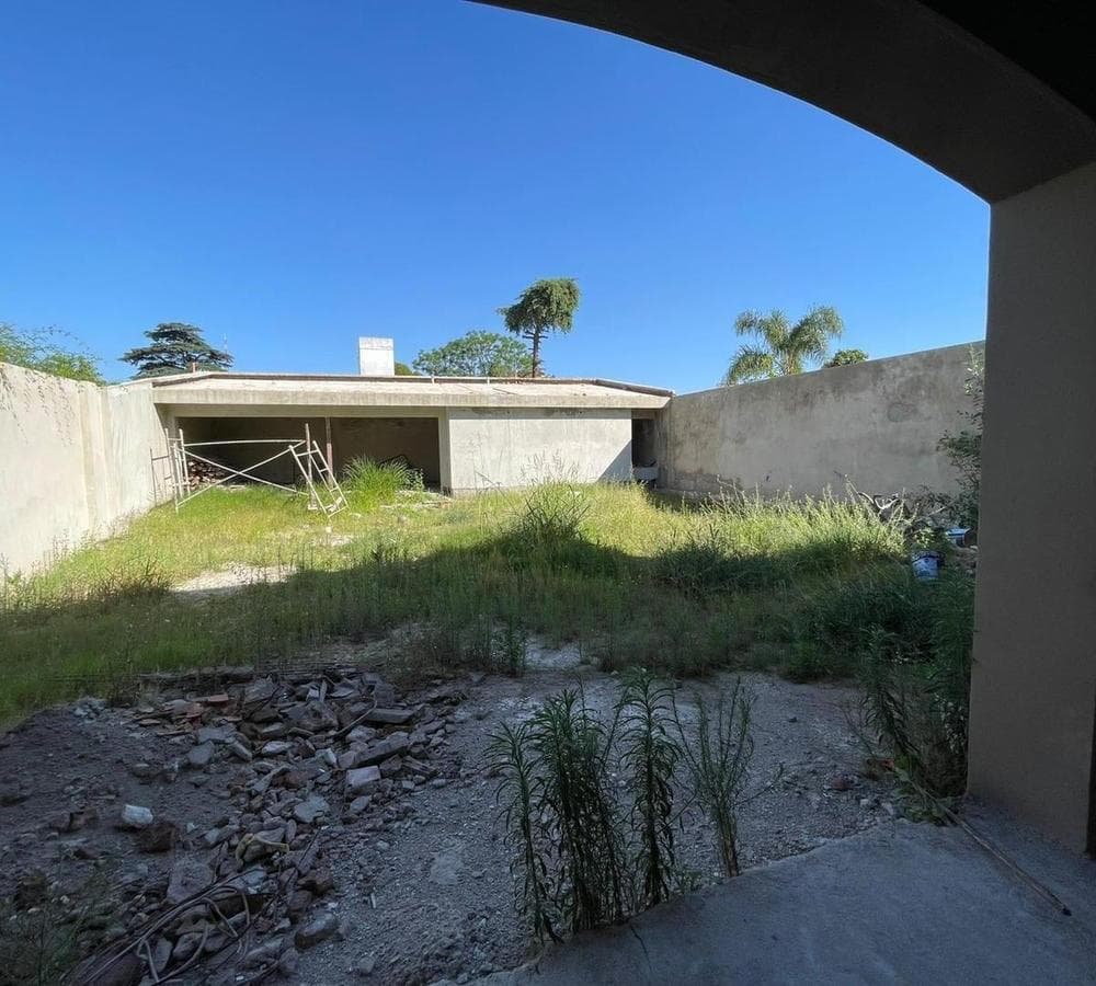 House for sale under construction, Cerro de las Rosas
