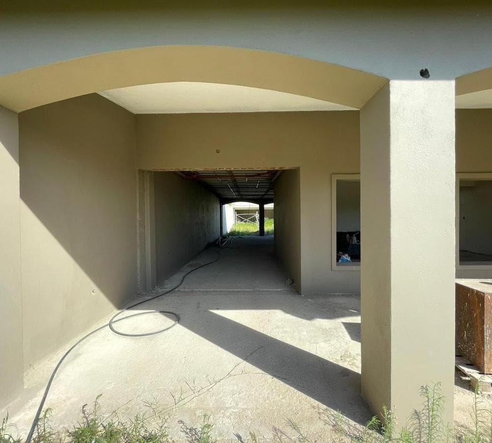 House for sale under construction, Cerro de las Rosas