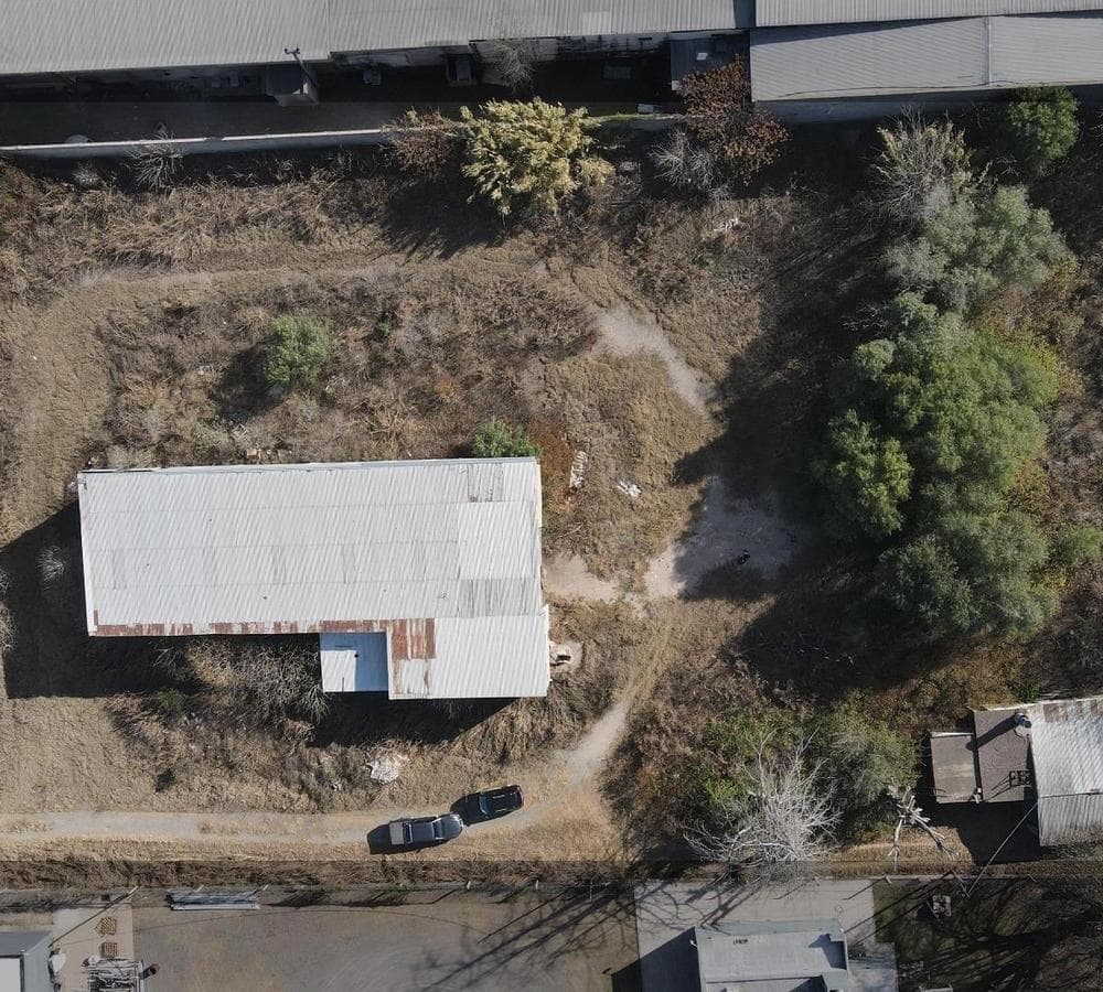 WAREHOUSE + LAND 5,573 m – INDUSTRIAL ZONE – PATRÓN IV B