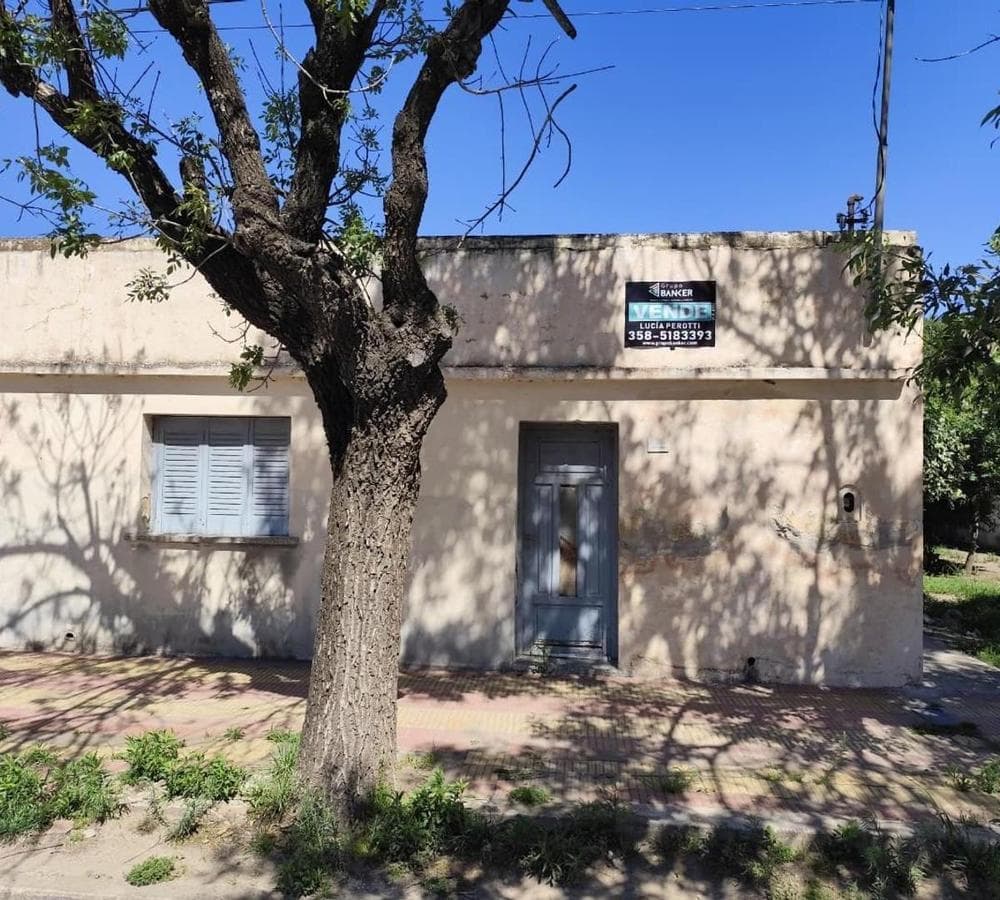 HOUSE IN NEED OF RENOVATION WITH 750 M² OF LAND