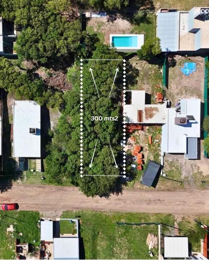 Lot for Sale: 300 m² in Villa Catalina, Rio Ceballos