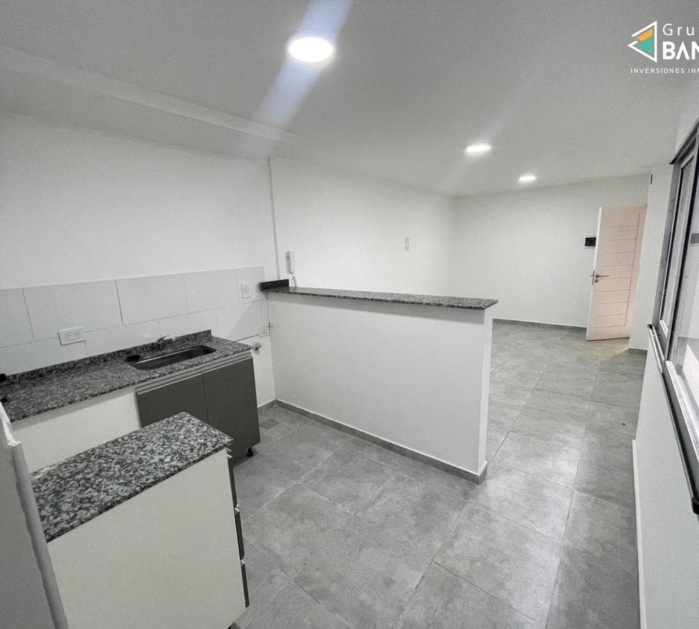 APARTMENT IN THE GENERAL PAZ NEIGHBORHOOD: 1-Bedroom with Balcony