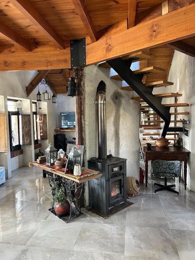 HOUSE FOR RENT JUST A FEW METERS FROM THE RIVER