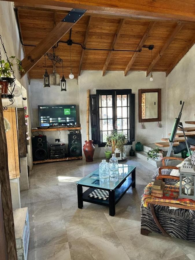 HOUSE FOR RENT JUST A FEW METERS FROM THE RIVER