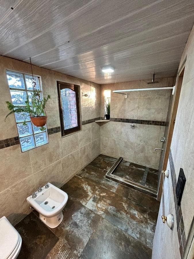 HOUSE FOR RENT JUST A FEW METERS FROM THE RIVER