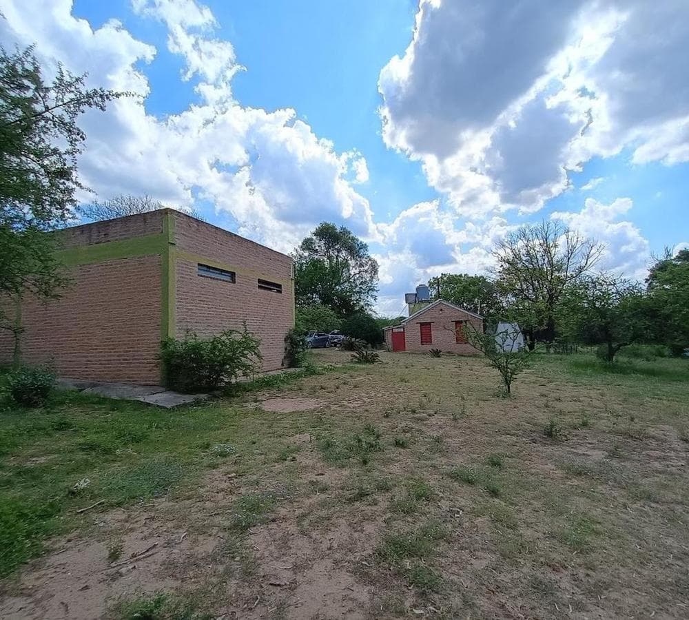 HOUSE FOR SALE on 1 ha of land with a shed - SALSIPUEDES