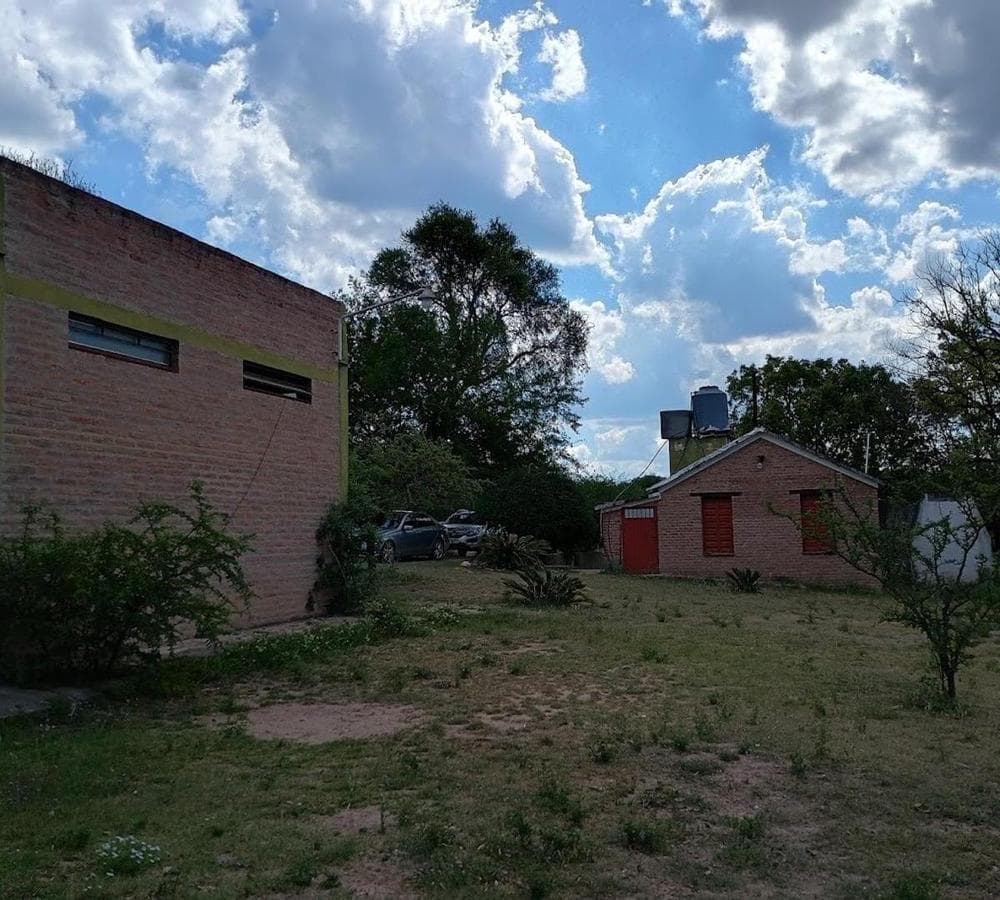 HOUSE FOR SALE on 1 ha of land with a shed - SALSIPUEDES