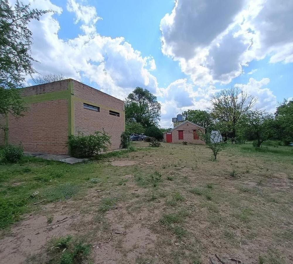 HOUSE FOR SALE on 1 ha of land with a shed - SALSIPUEDES